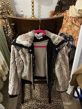 Vogue women’s  Faux Fur Hooded Puffer Jacket in tan grey with Black Trim